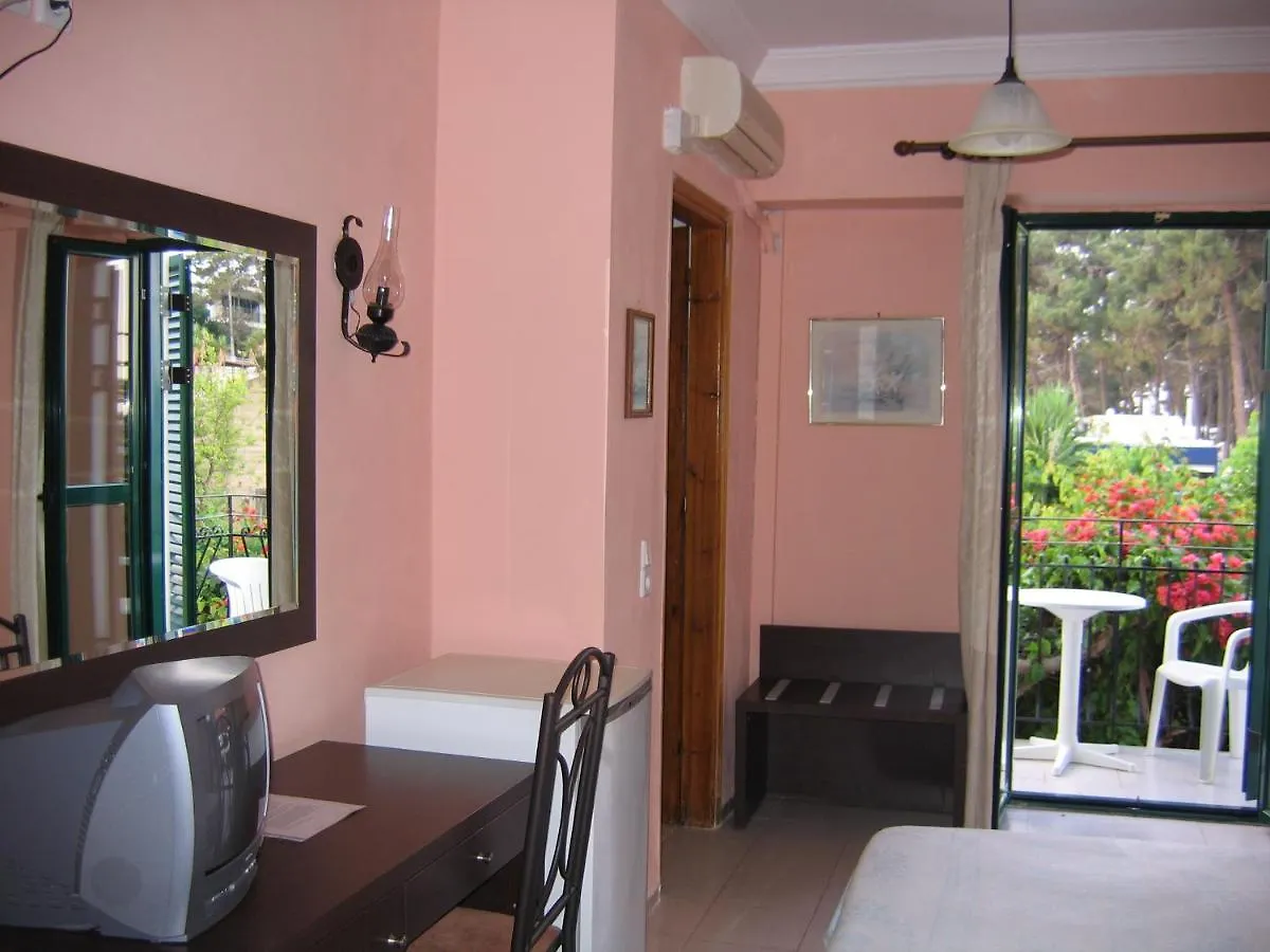 Tara Beach Hotel Skala  3*, Skala (Kefalonia)